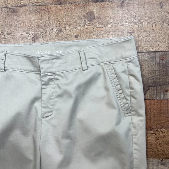 Women's Light Tan Dockers Chino Capri Pants size 14 - Picture 2 of 4